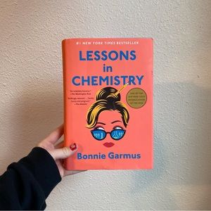 Book Lessons in Chemistry Bonnie Garmus NEW